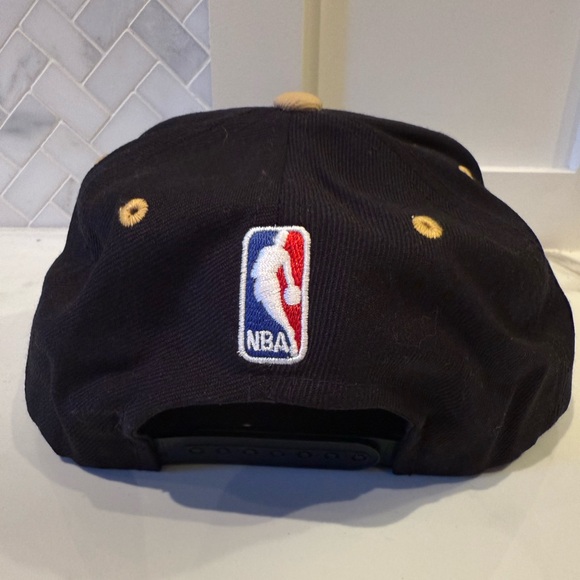 Toronto Raptors Snapback Hat - Picture 2 of 3